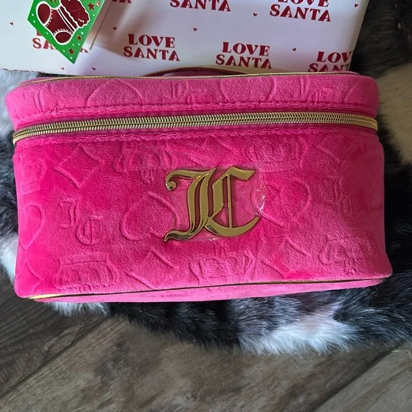 Juicy Couture Pink Travel Bag - Picture 1 of 3